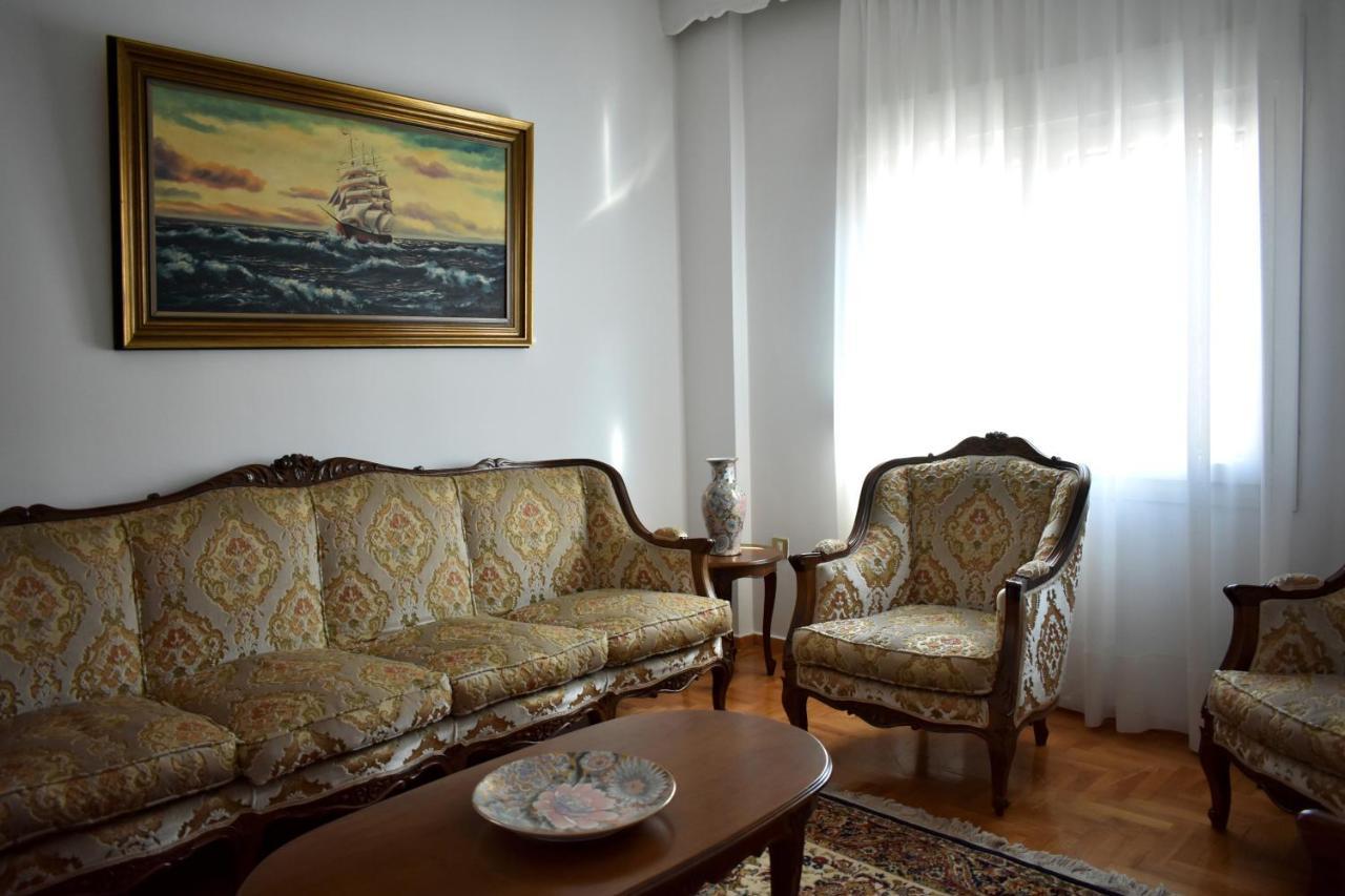 Κεντρικό Και Ευρύχωρο Οροφοδιαμέρισμα Kastoria Esterno foto
