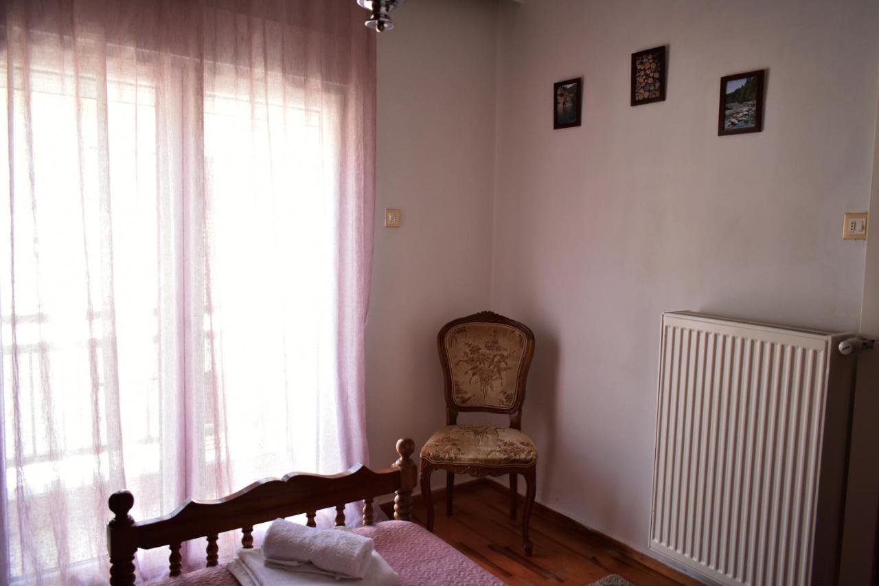 Κεντρικό Και Ευρύχωρο Οροφοδιαμέρισμα Kastoria Esterno foto